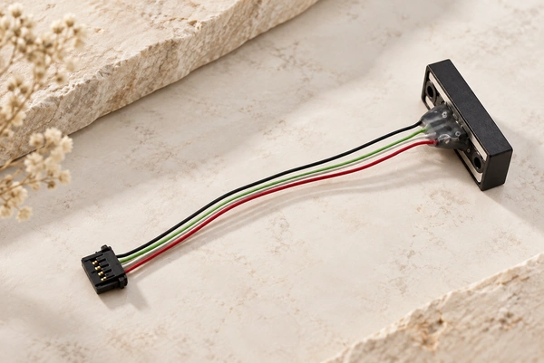 Four-wire magnetic connector assembly with a black, green, white and red harness.